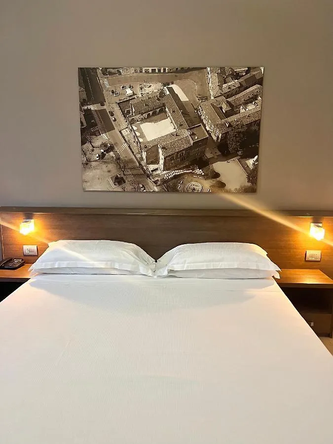 Nuovo Albergo Italia Abbiategrasso 4*,  Italia